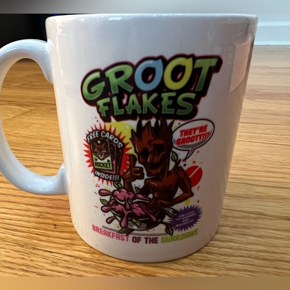 - Groot flakes mug